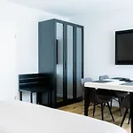 Appartement Moderne Ferienunterkunft In Ruhiger Lage Und Nur 7 Gehminuten Vom Entfernt - Hoher Schlafkomfort Und Gartenzugang Fuer Ideale Erholung An Der Ostsee