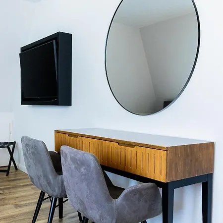 Moderne Ferienunterkunft In Ruhiger Lage Und Nur 7 Gehminuten Vom Entfernt - Hoher Schlafkomfort Und Gartenzugang Fuer Ideale Erholung An Der Ostsee 公寓 *