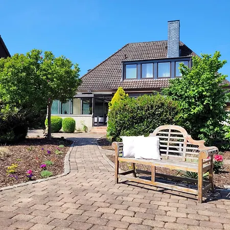 Ostsee-strandresort: Moderne Ruhe Mit Garten Apartment *
